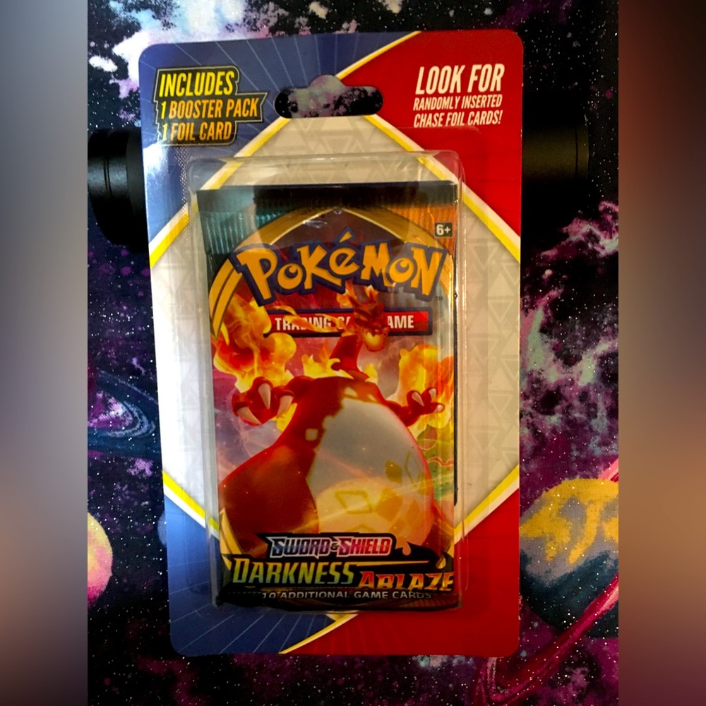 Pokémon Darkness Ablaze 🔥 Booster Pack With Bonus Holo Chase Card!⭐️
